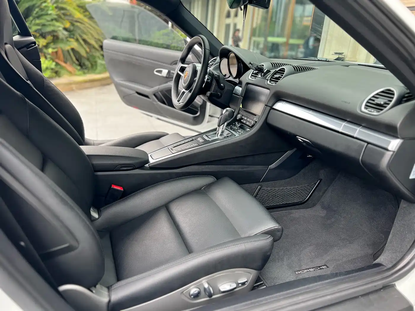 Porsche 718 2018 Cayman 2.0T фото 6