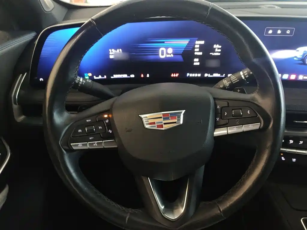 CADILLAC XT4