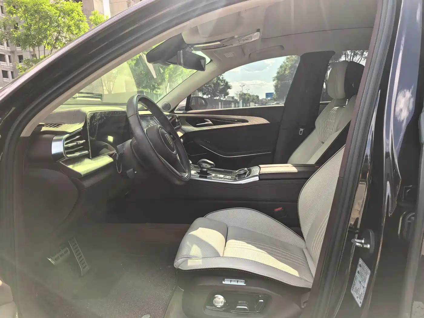 Hongqi H9 2020 2.0T Smart Connection Qi Chang Edition фото 15