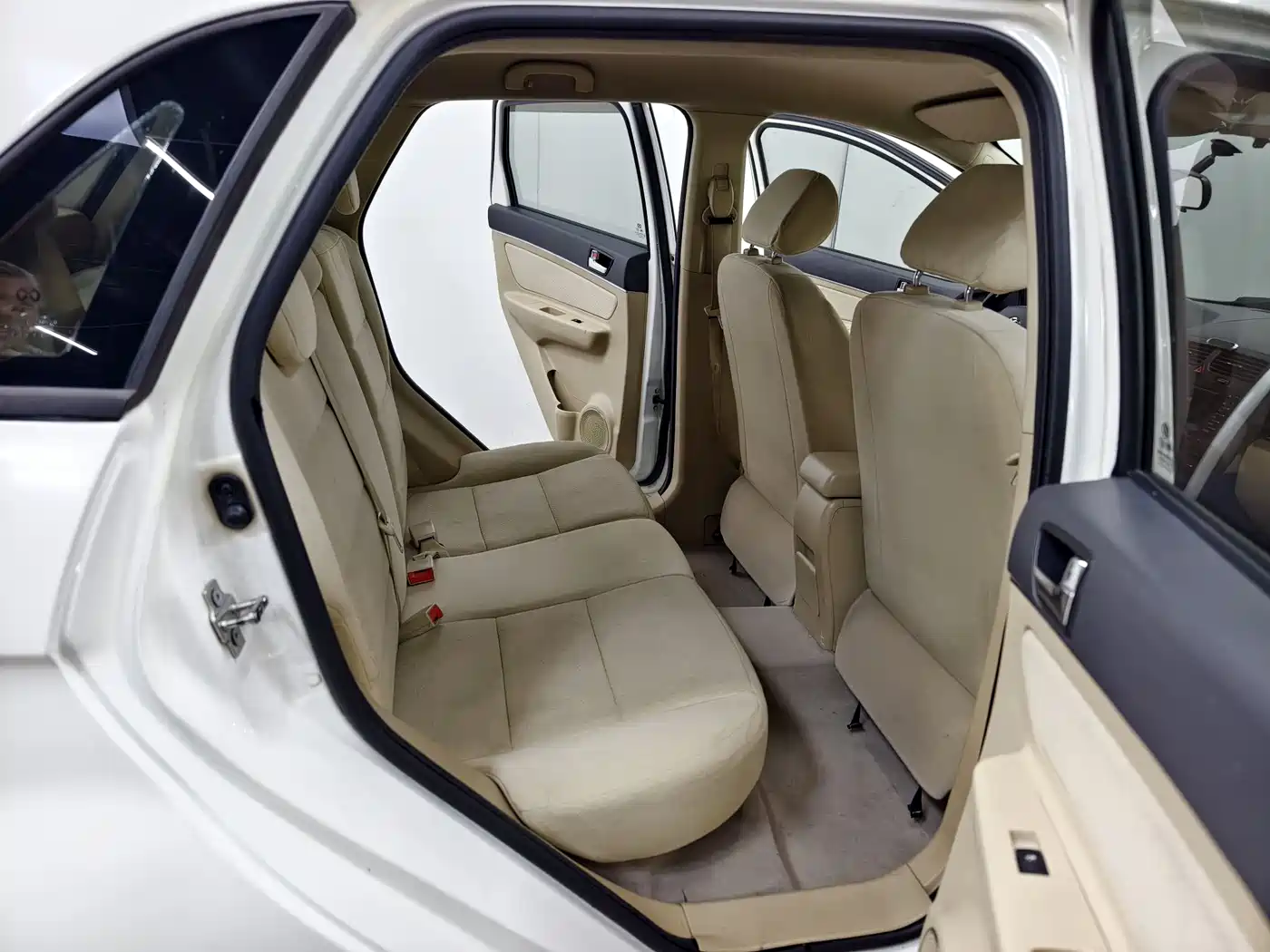 BAIC E-Series 2015 2013 Hatchback 1.5L Manual Letian Edition