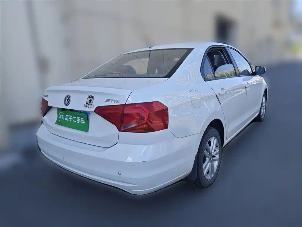 Volkswagen Jetta 2019 Dream Edition 1.4L Manual Fashion фото 5