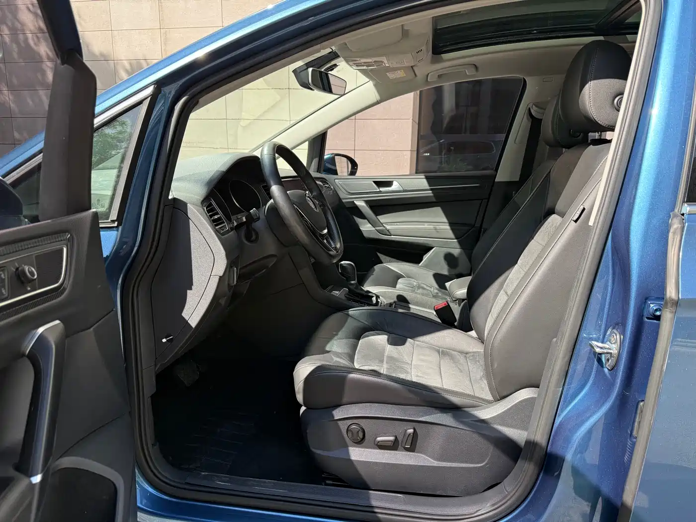 Volkswagen Golf Sportsvan 2018 230TSI Automatic Luxury фото 9