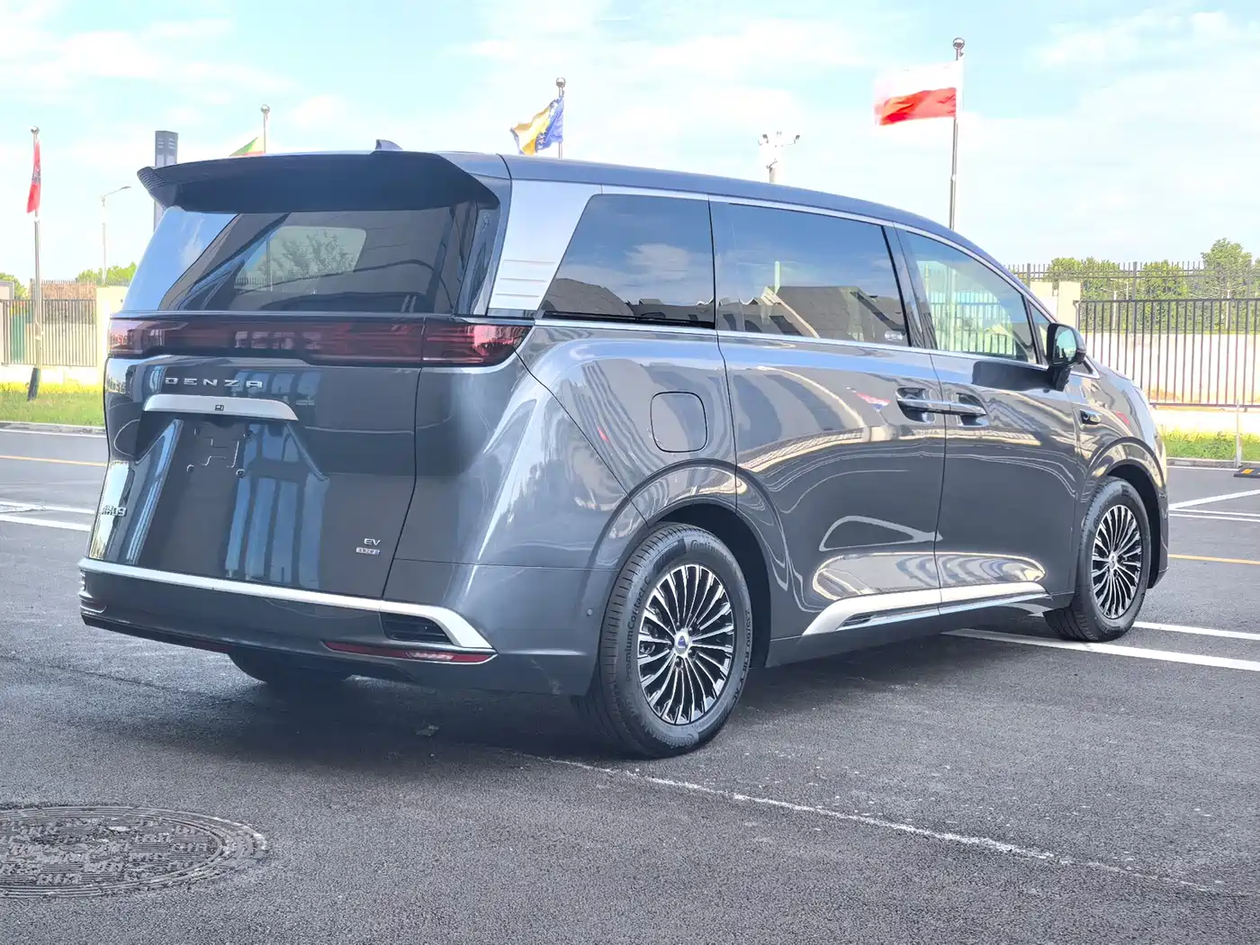 Denza D9 2025 EV Smart Drive Edition 620 Luxury фото 7