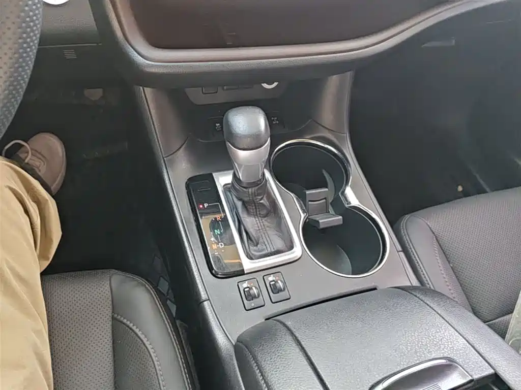 Toyota Highlander 2018 2.0T 4WD Luxury 7-seater (China V) фото 21