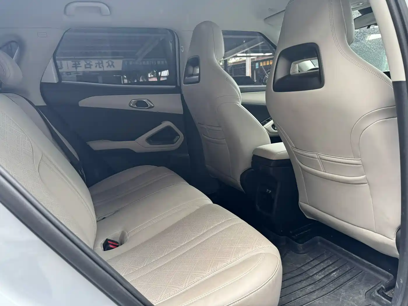 BYD Yuan UP 2024 401KM Leading Edition фото 3