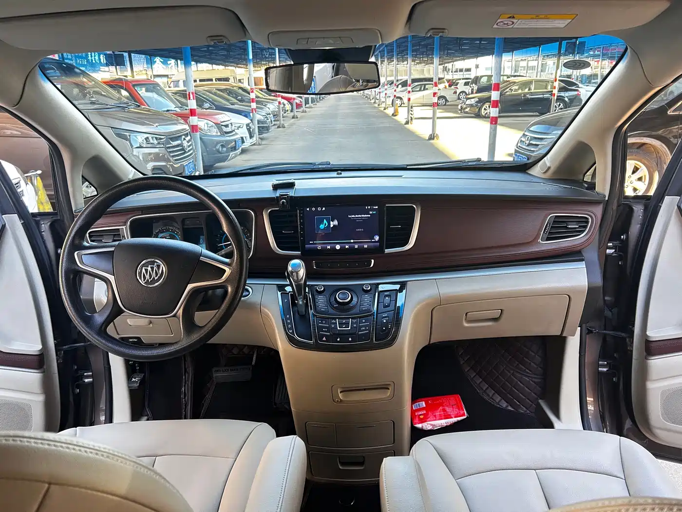 Buick GL8 2014 2.4L CT Luxury Business Comfort фото 4