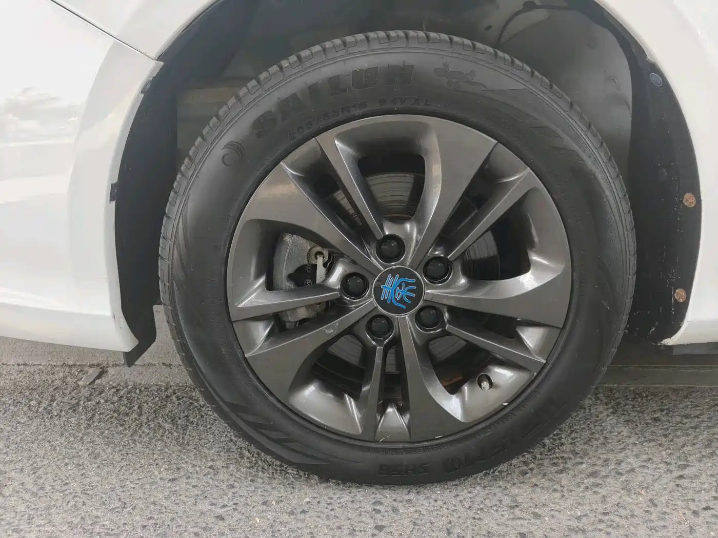 BYD Qin New Energy 2018 1.5T Smart Premium фото 12