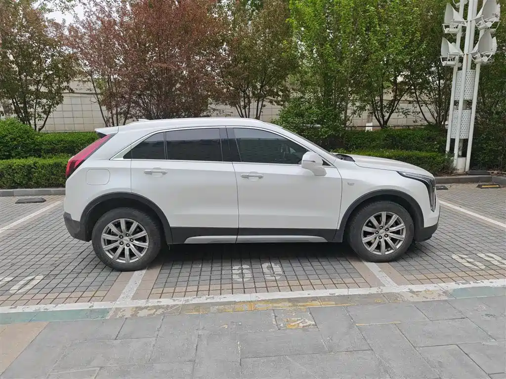 Cadillac XT4 2020 28T FWD Leading Trim фото 36