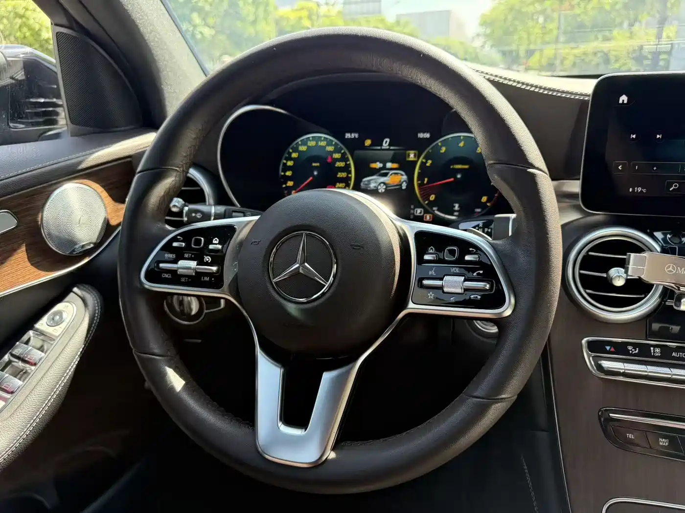 Mercedes-Benz GLC 2021 GLC 300 L 4MATIC Sporty фото 7