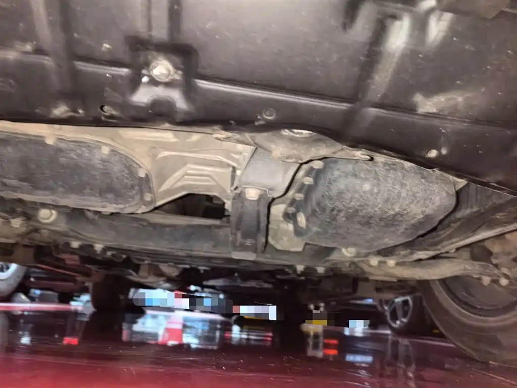 Toyota RAV4 Rongfang 2016 2.0L CVT 2WD Comfort (China V) фото 24