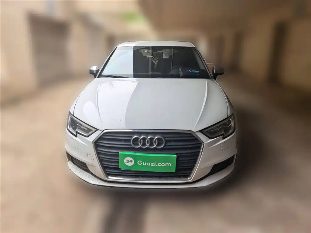 Audi A3 2017 Sportback 35 TFSI Progressive фото 2