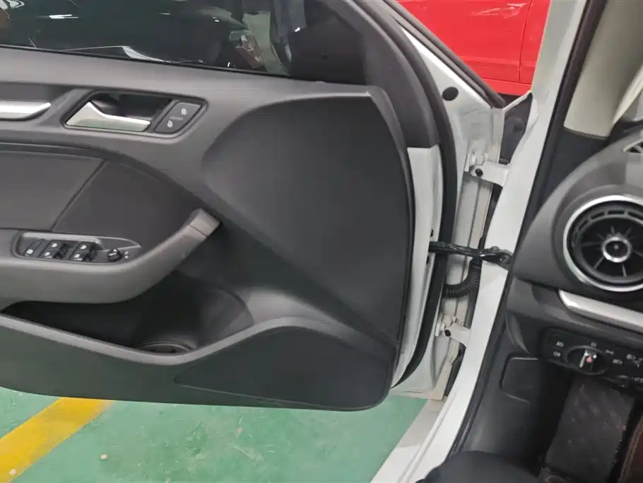 Audi A3 2016 Limousine 35 TFSI Progressive фото 7