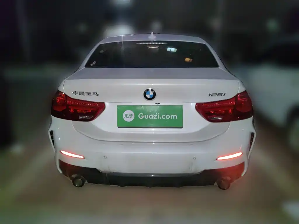 BMW 1-SERIES