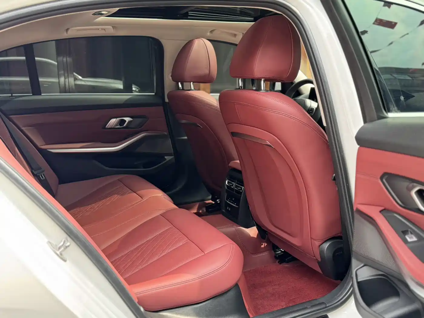 BMW 3 Series 2023 320Li M Sport Package фото 8