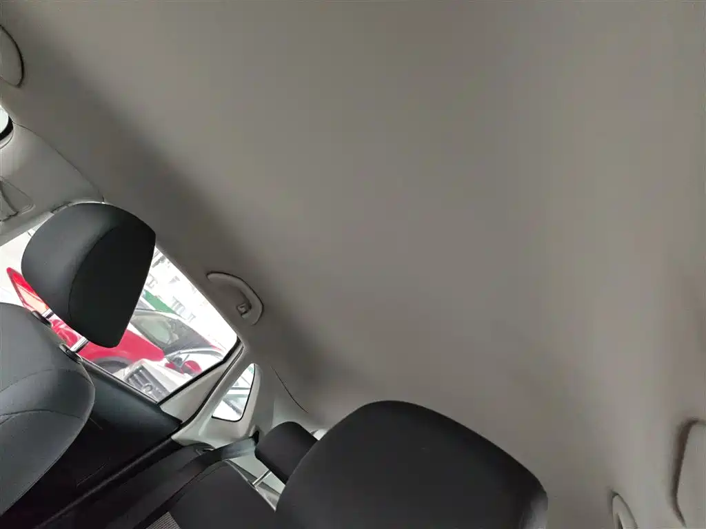 Volkswagen Polo 2016 1.4L Manual Trend фото 18