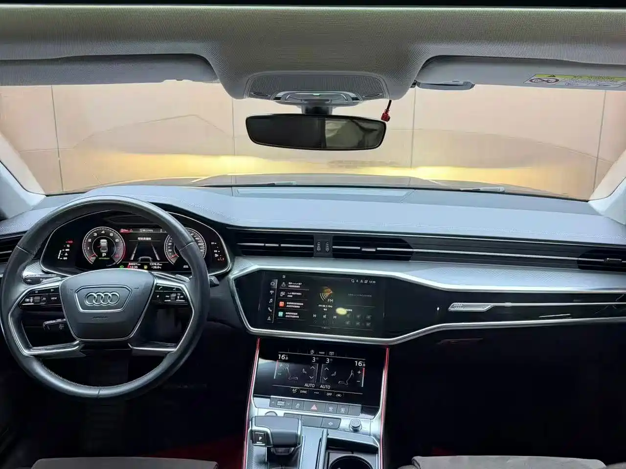 Photo 8 - Audi A7L