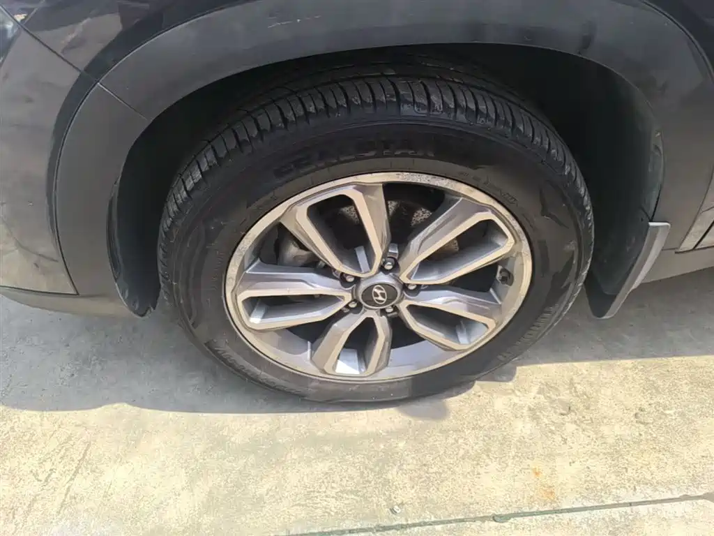 Hyundai Beijing Hyundai ix35 2018 2.0L Automatic 2WD Zhiyong·Enjoyment Edition фото 23