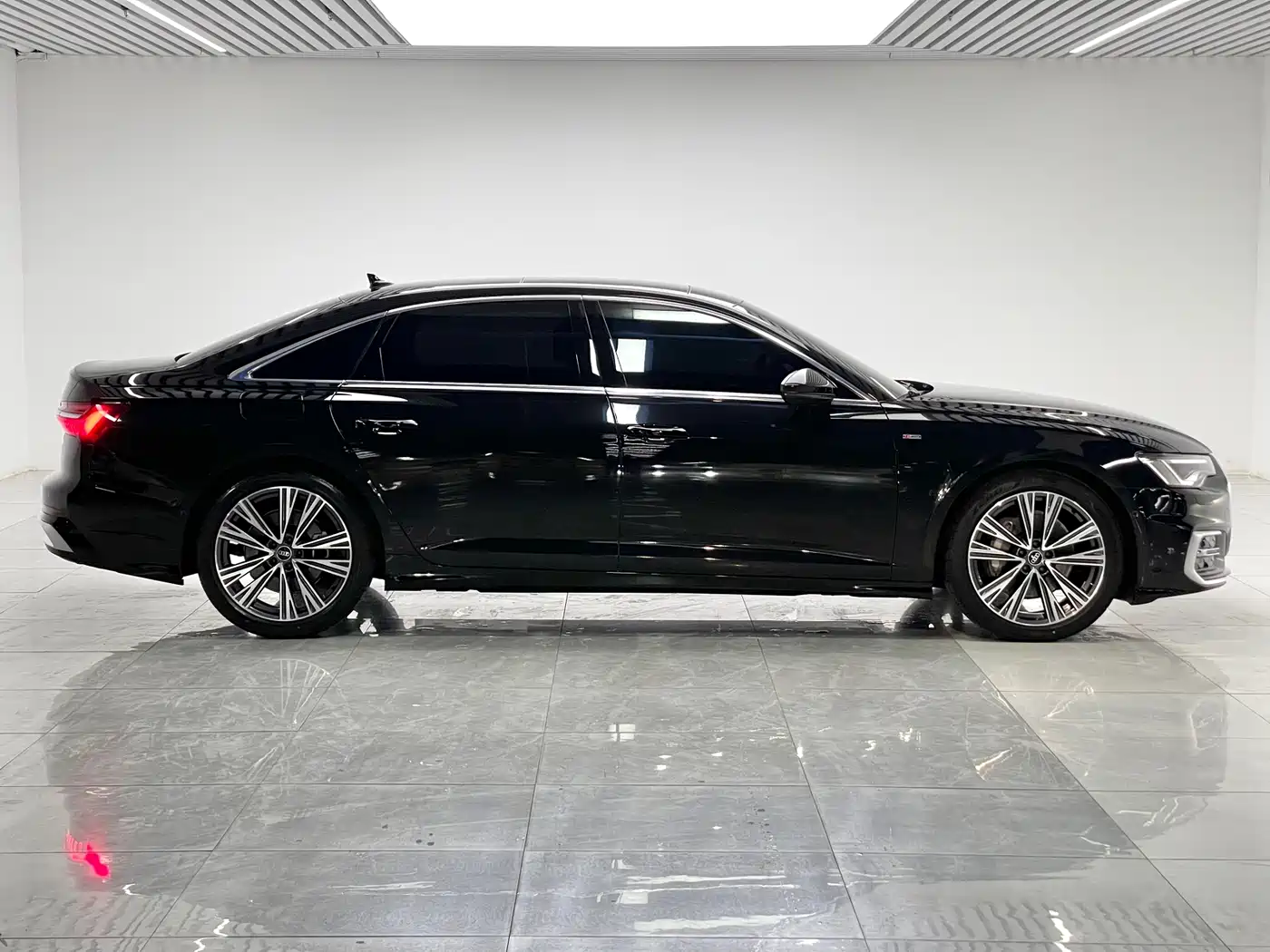 Audi A6L 2025 45 TFSI Premium Sport фото 8