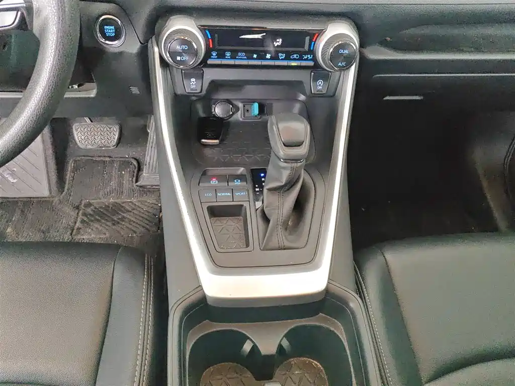 Toyota RAV4 Rongfang 2021 2.0L CVT 2WD Trend фото 10