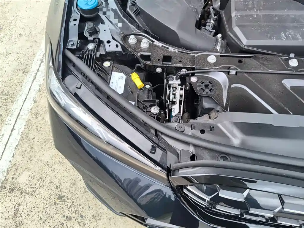 BMW 3 Series 2024 325i M Sport Shadowline Package фото 22