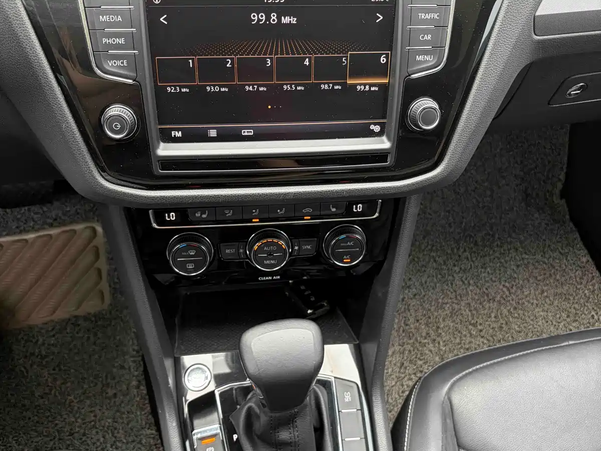 Volkswagen Tiguan L 2017 330TSI Automatic 2WD Luxury Edition фото 13