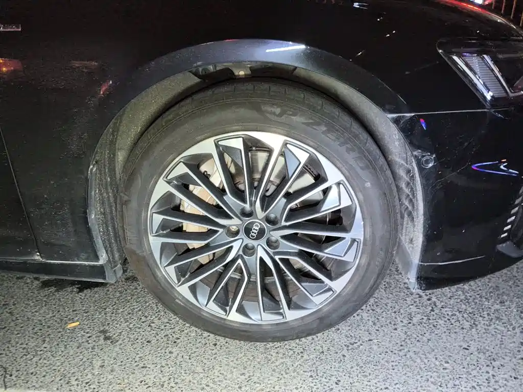 Audi A6L New Energy 2020 55 TFSI e quattro фото 8