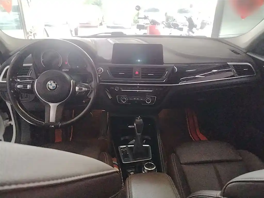 BMW 1 Series 2019 118i M Sport Package фото 10