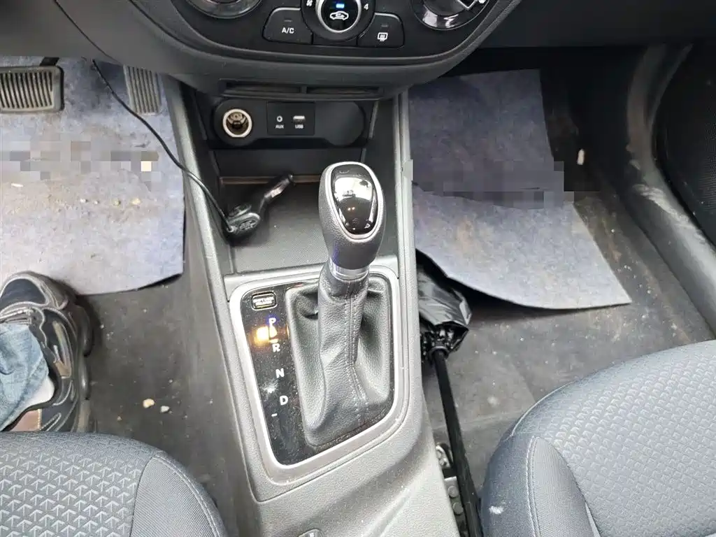 Hyundai Verna 2016 1.4L Automatic Cool Edition GLS фото 10