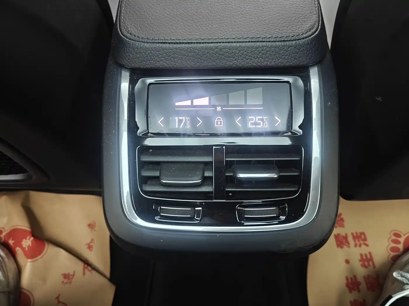 Volvo XC90 2018 T6 Momentum 5-seater фото 7