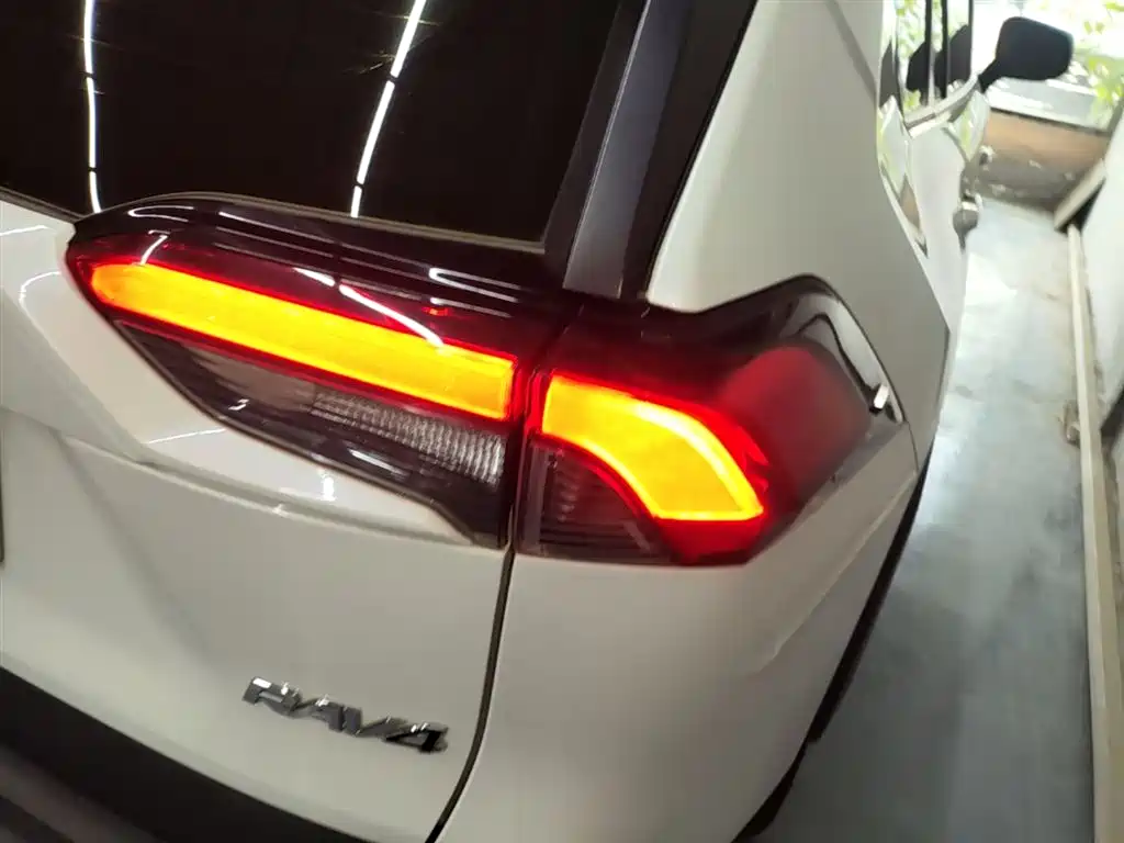 Toyota RAV4 Rongfang 2020 2.0L CVT 2WD Trend Edition фото 8