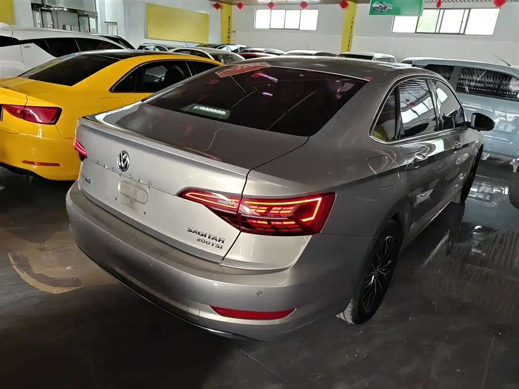 VOLKSWAGEN SAGITAR