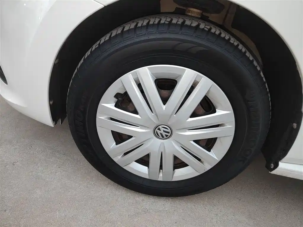 Volkswagen Polo 2016 1.4L Automatic Trend фото 25