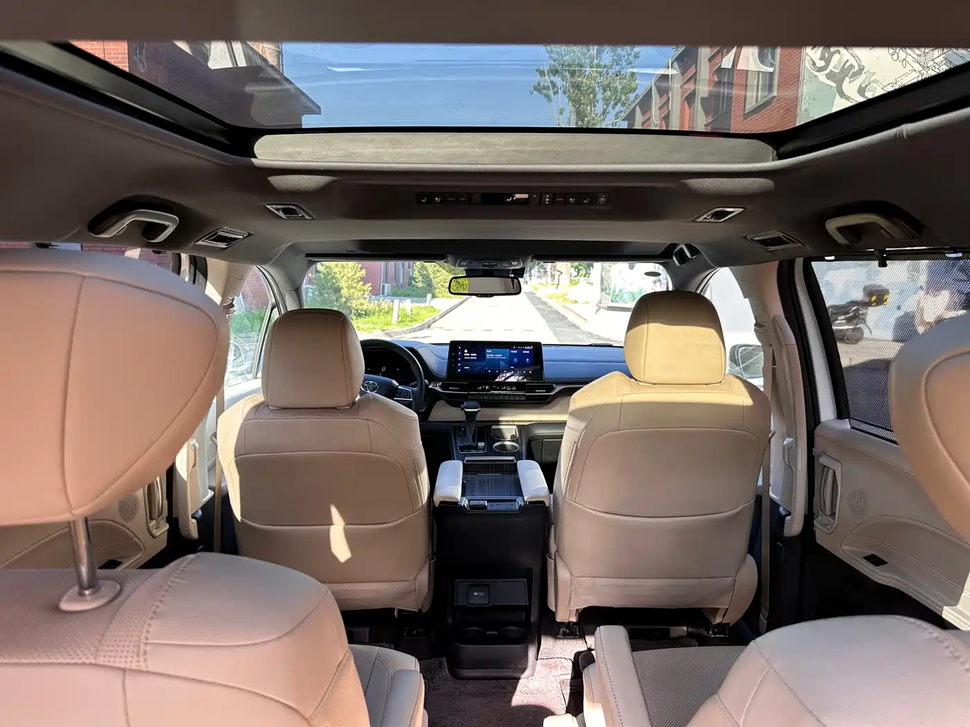 Toyota Sienna 2021 2.5L Hybrid Ultimate Edition фото 13