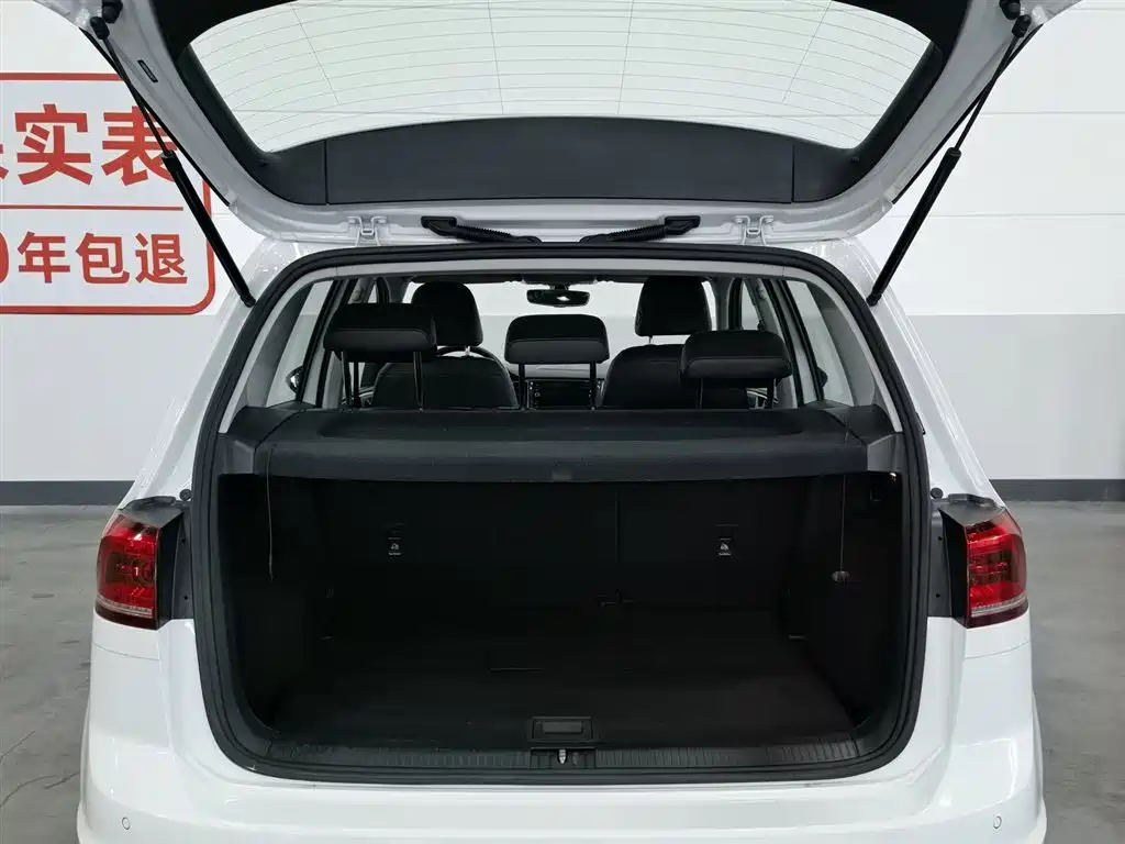 Volkswagen Golf Sportsvan 2018 230TSI Automatic Luxury фото 16