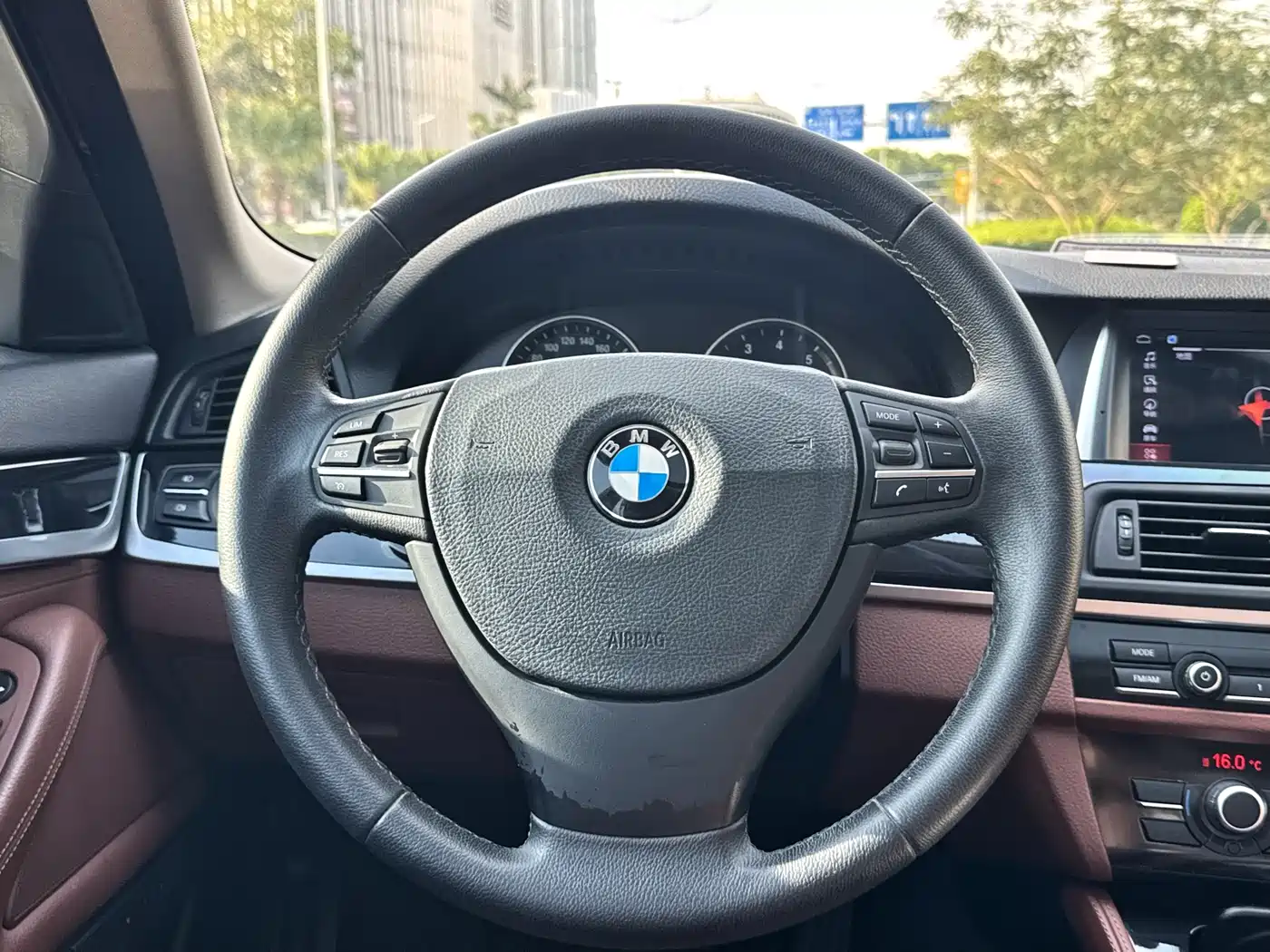 BMW 5 Series 2014 520Li Elegance фото 13
