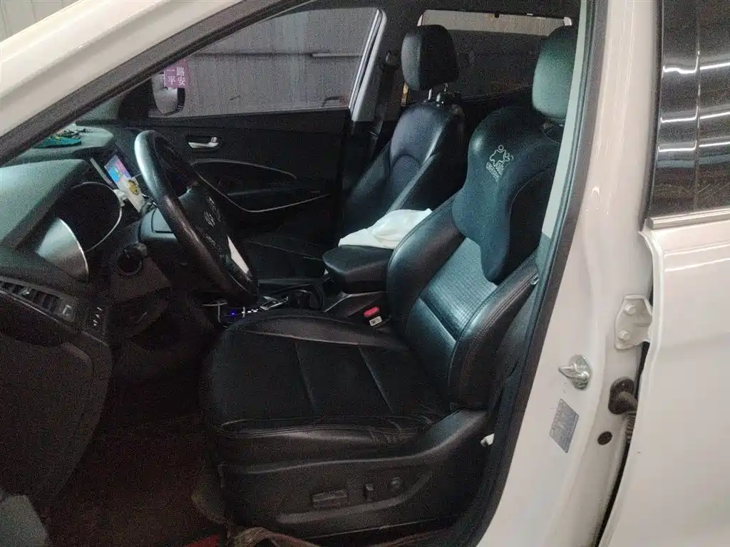 Hyundai Santa Fe 2013 Model 2.4L Automatic 2WD Smart фото 16