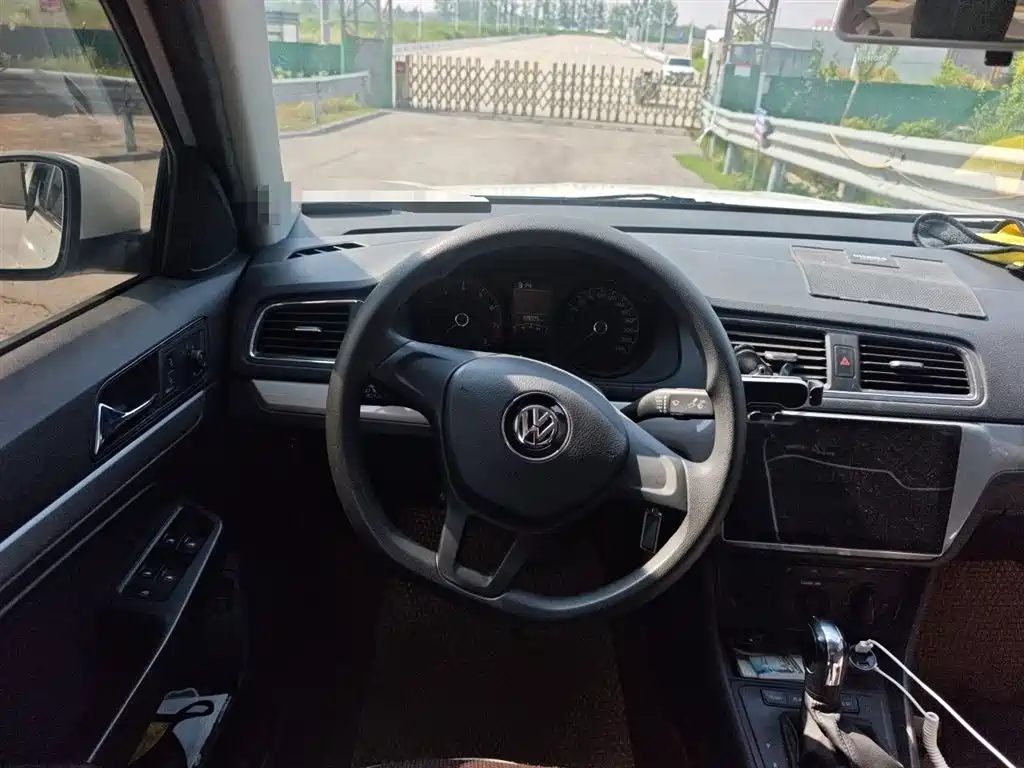 Volkswagen Lavida 2018 Classic 1.5L Automatic Trend China VI фото 6