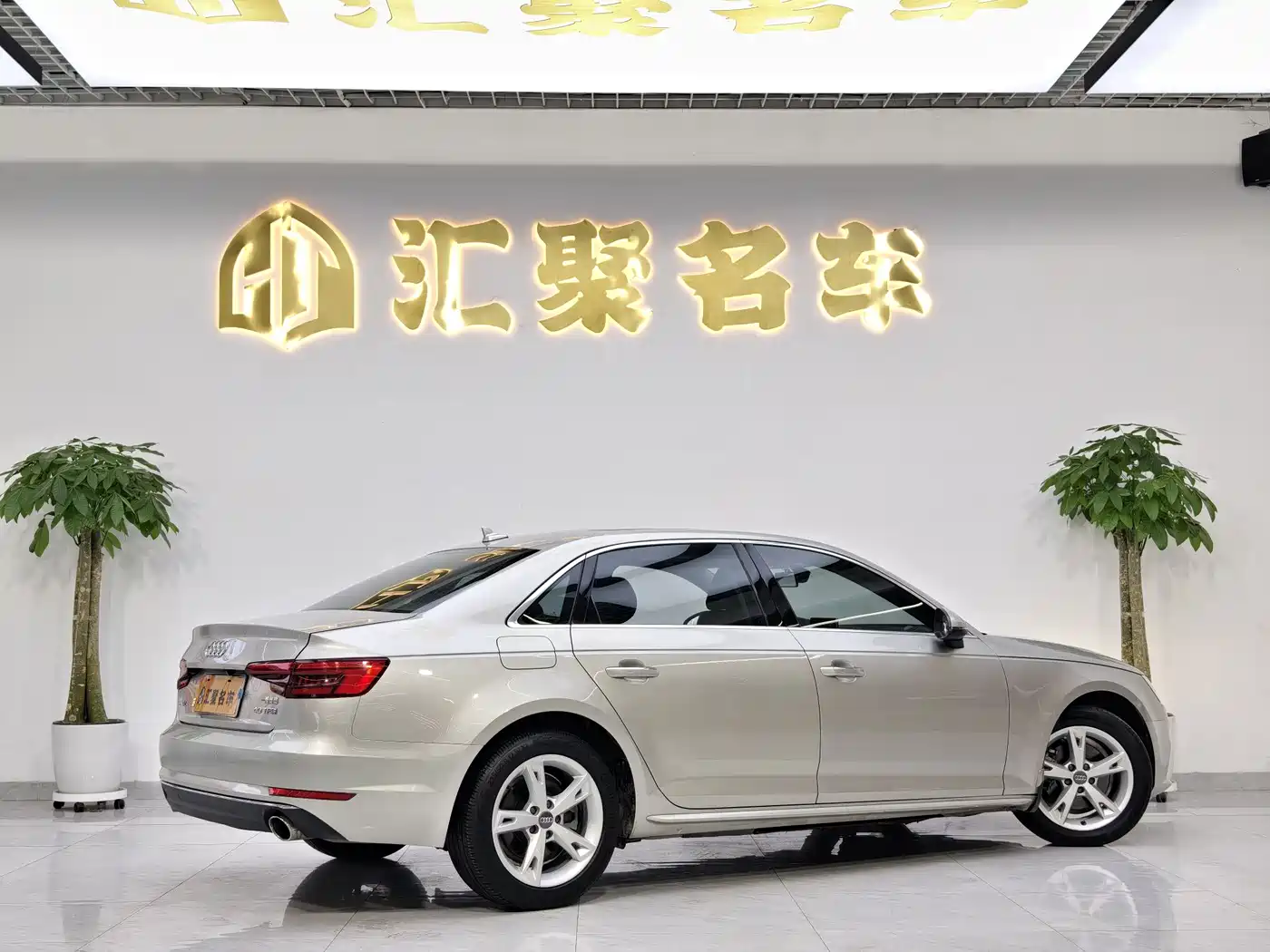 Audi A4L 2018 30th Anniversary 40 TFSI Fashion фото 4