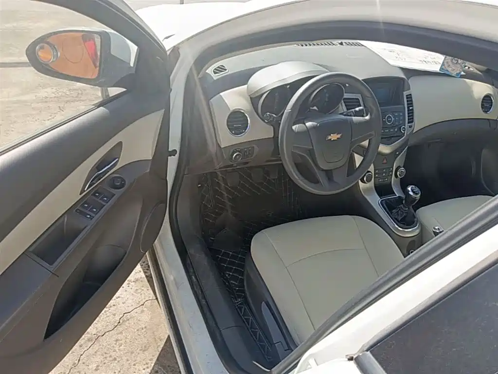 Chevrolet Cruze 2015 1.5L Classic SL MT фото 16
