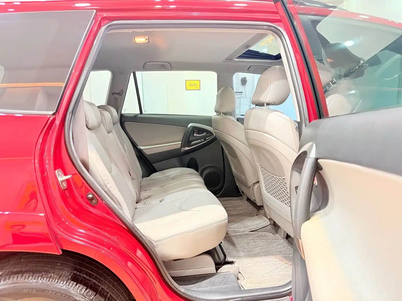 Toyota RAV4 Rongfang 2010 2.4L Automatic Luxury Upgrade Edition фото 13