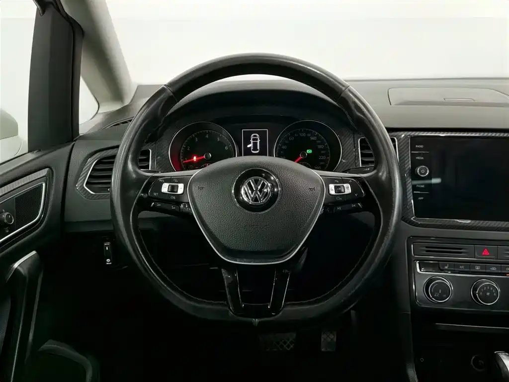 Volkswagen Golf Sportsvan 2018 230TSI Automatic Luxury фото 11