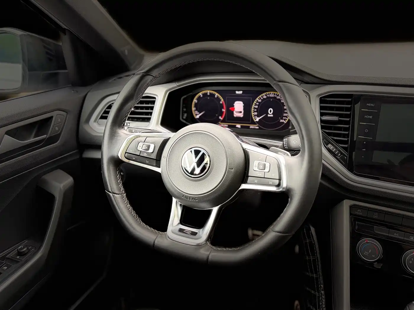 Volkswagen T-ROC 2022 280TSI DSG 2WD R-Line Pro PLUS фото 7