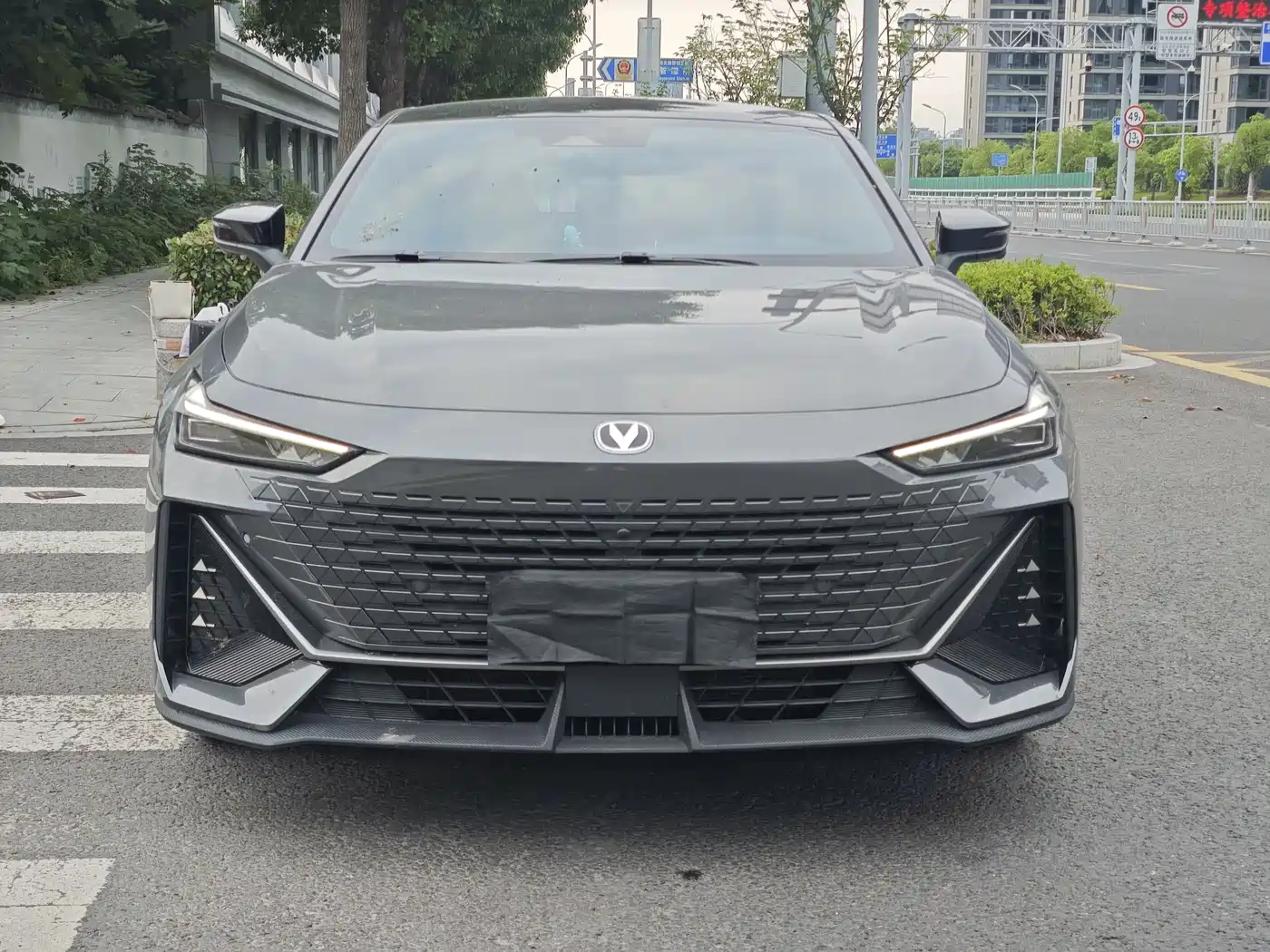CHANGAN UNI-V