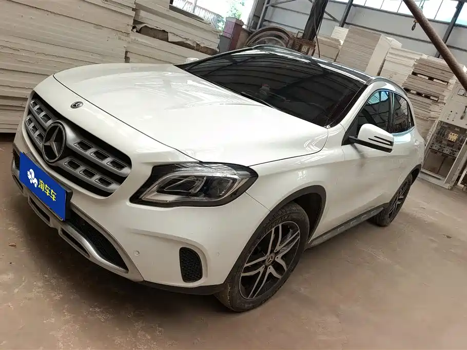 Mercedes-Benz GLA 2017 GLA 200 Fashion