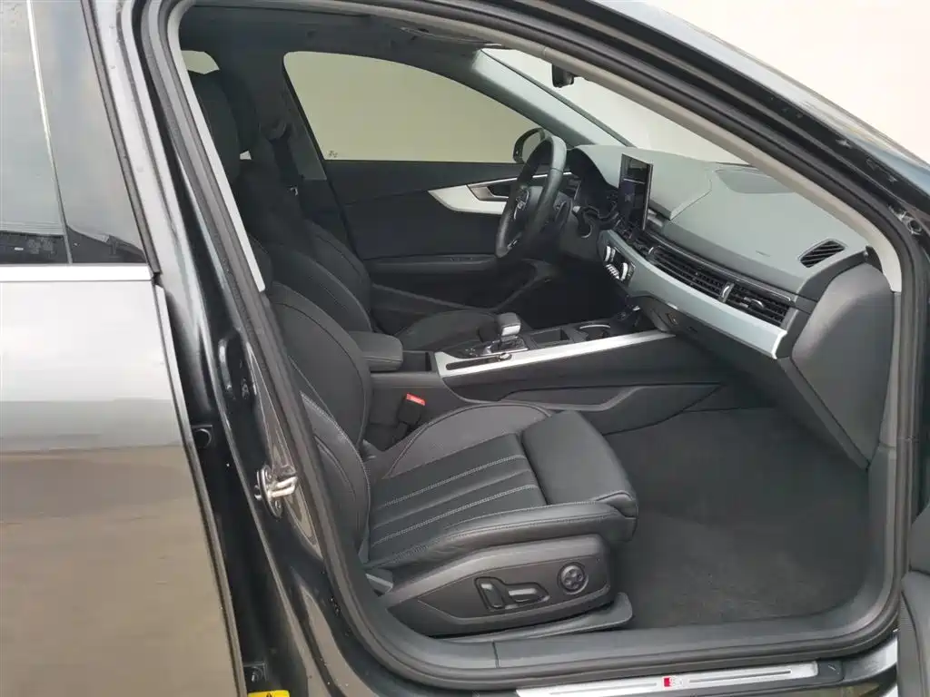 Audi A4L 2020 40 TFSI Luxury Dynamic фото 22