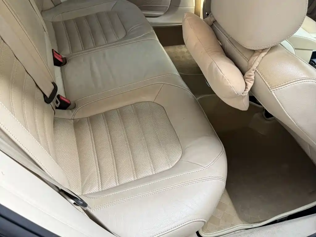 Volkswagen Passat 2012 2011 2.0TSI DSG Royal Edition