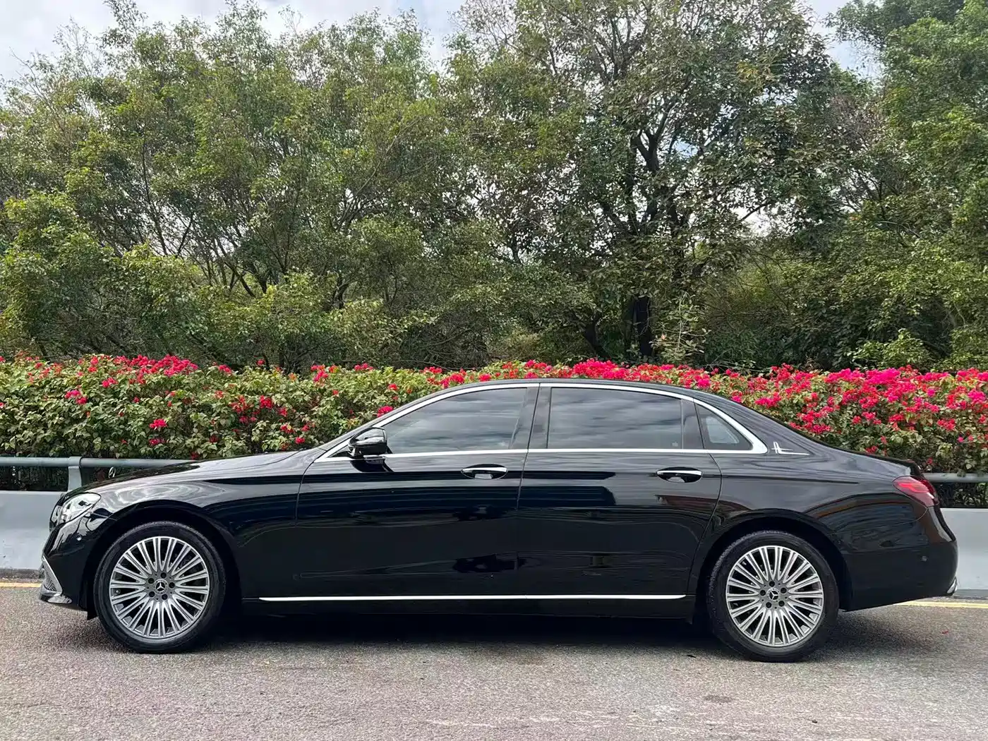 Mercedes-Benz E-Class 2023 E 300 L Luxury фото 3