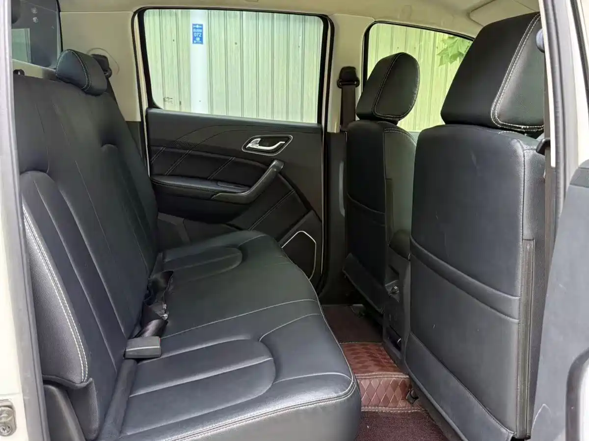 Jiangling Yuhu 7 2021 2020 Model 2.0T Diesel Automatic 4WD Premium Short Wheelbase China VI JX4D20A6L