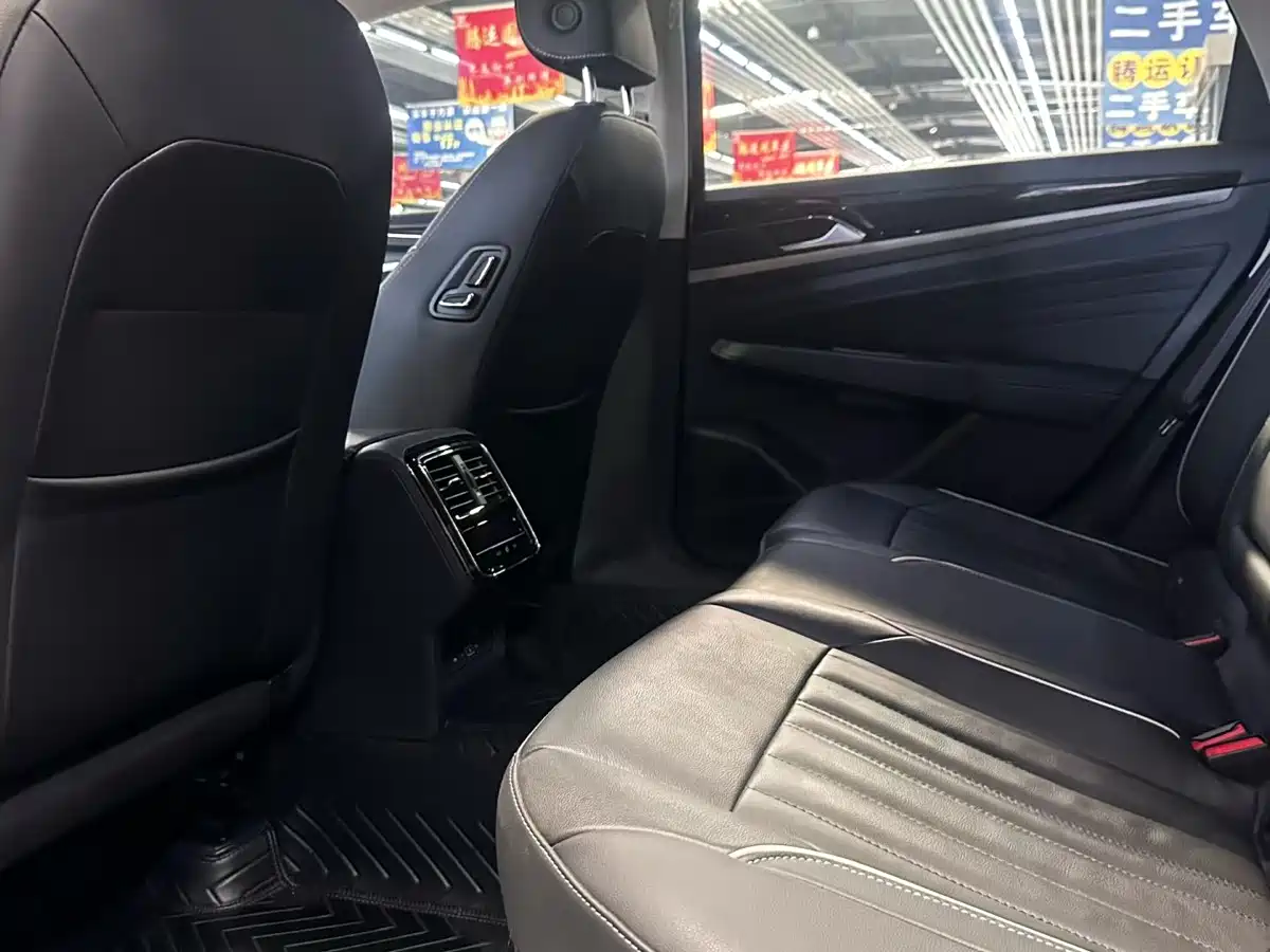 Volkswagen Passat 2022 330TSI Starlight Elite Edition фото 8