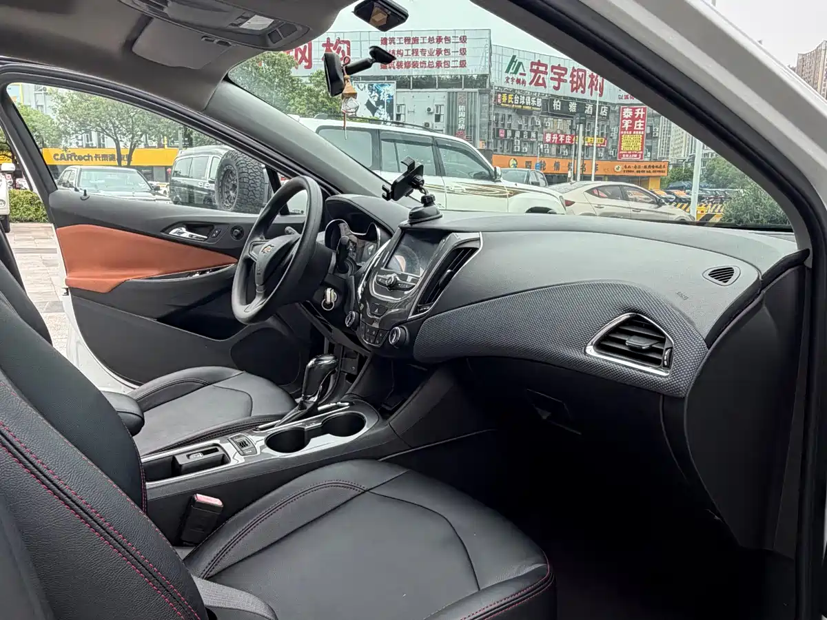 Chevrolet Cruze 2017 1.5L Automatic Pioneer Sunroof фото 11